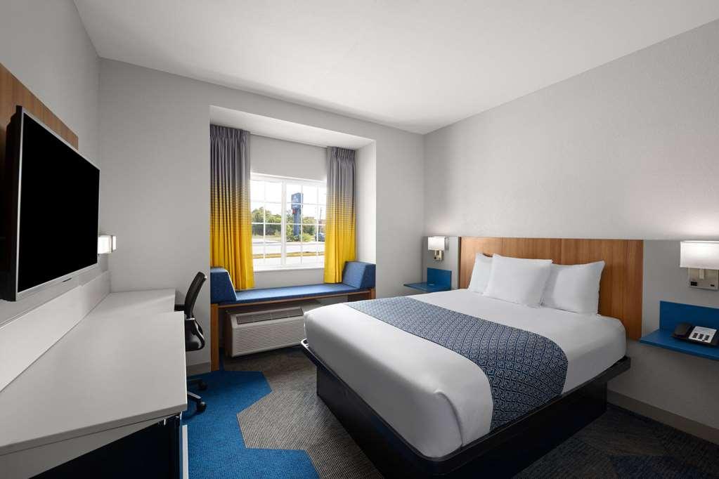 Microtel Inn & Suites By Wyndham Of Houma Room photo